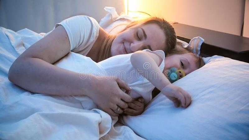 Почему нельзя спать мальчику с мамой: Совместный Сон - незримое зло?: alpha_parenting — LiveJournal