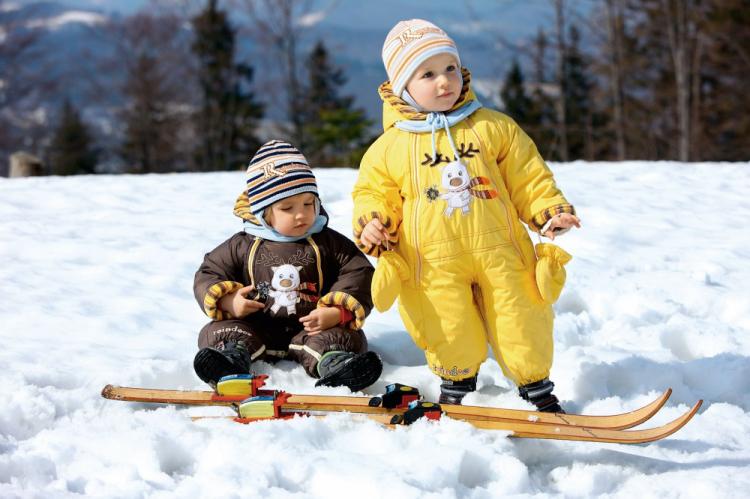 Как выбрать детский комбинезон: Как выбрать зимний комбинезон для ребенка важные моменты