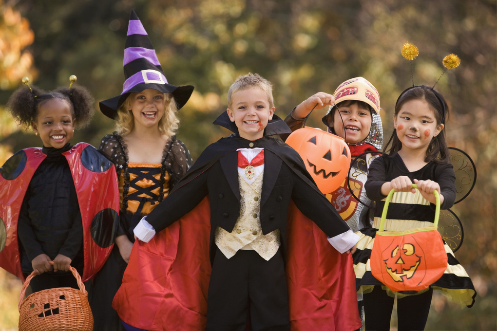 Праздник хэллоуин сценарий для детей: Сценарий на Хэллоуин для детей 🚩 идеи, конкурсы, игры на День всех святых