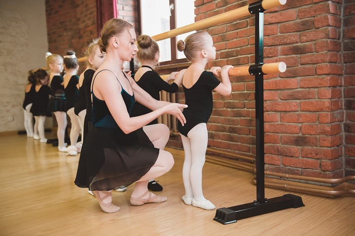 Урок танцев для детей: Как провести урок танцев для детей: базовые советы