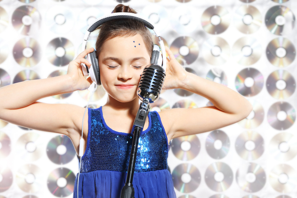 Песни про девочек детские: Песни для девочек — слушать и скачать детские песни онлайн бесплатно