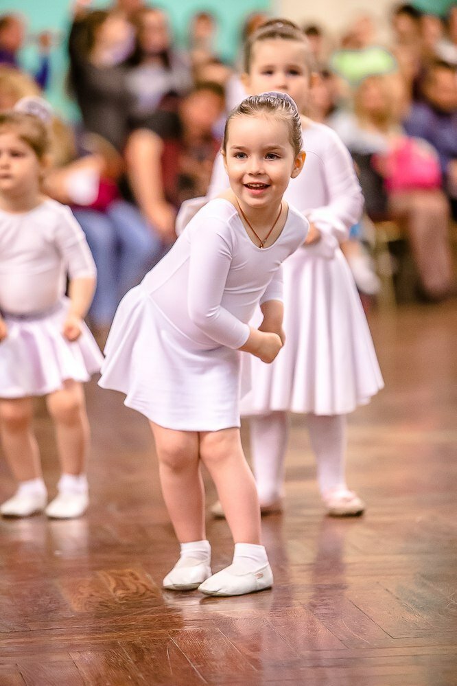 Дети маленькие танцы: Танцы для детей – обучение, занятия детскими танцами в Москве – Школа танцев GallaDance
