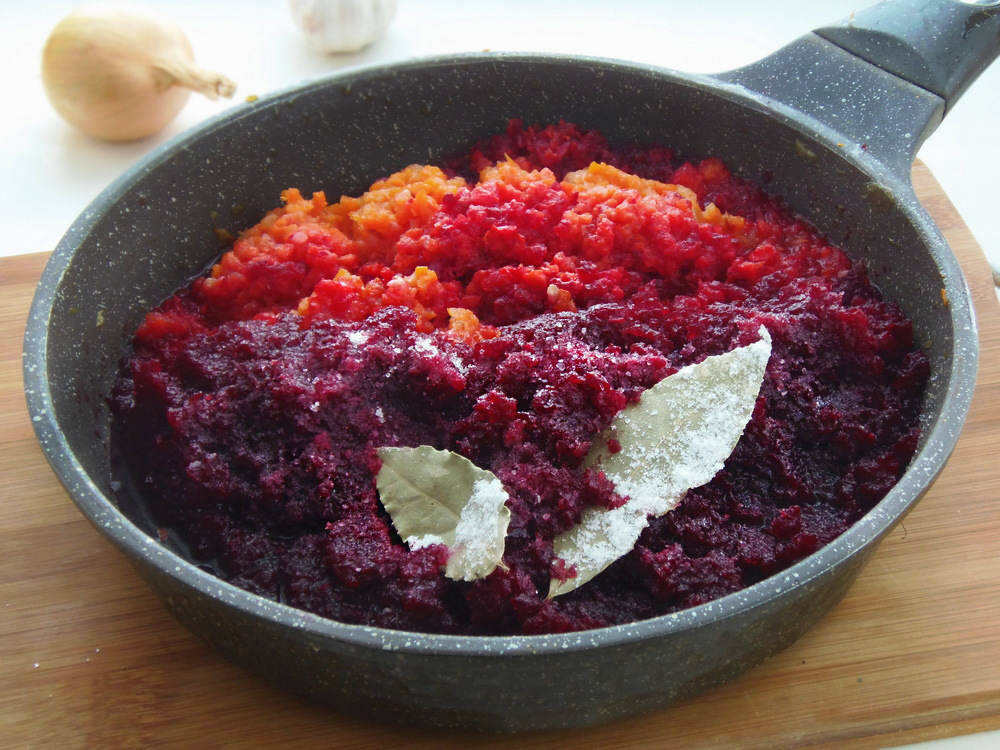 Свекольная икра рецепты на зиму: пальчики оближешь, на зиму, с помидорами, с луком, через мясорубку