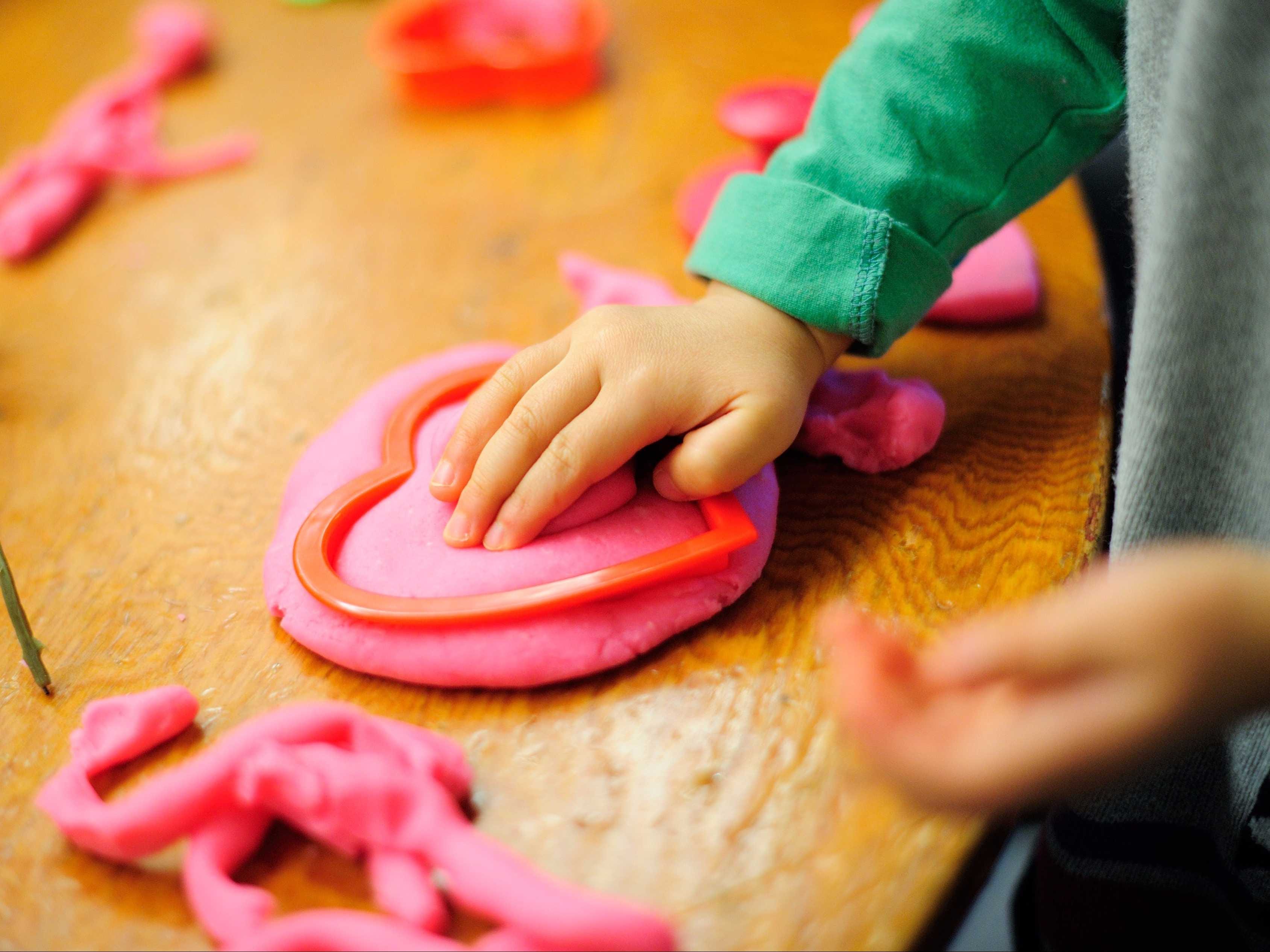 Как быстро разогреть пластилин: Как размягчить пластилин?