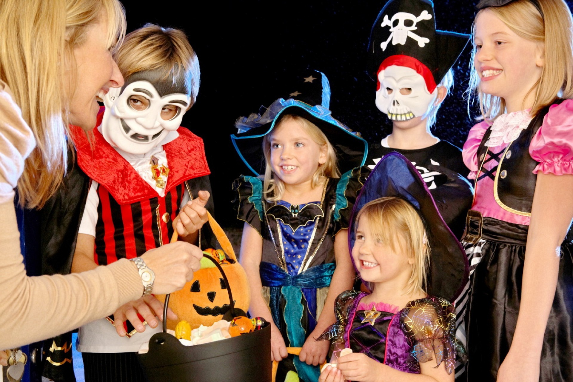 Конкурсы на хэллоуин для детей: Конкурсы на Хэллоуин для детей: 18 вариантов