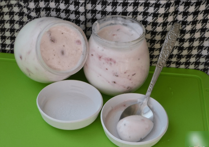 Почему йогурт получился жидким в йогуртнице: Приготовление бактериальных заквасок VIVO.