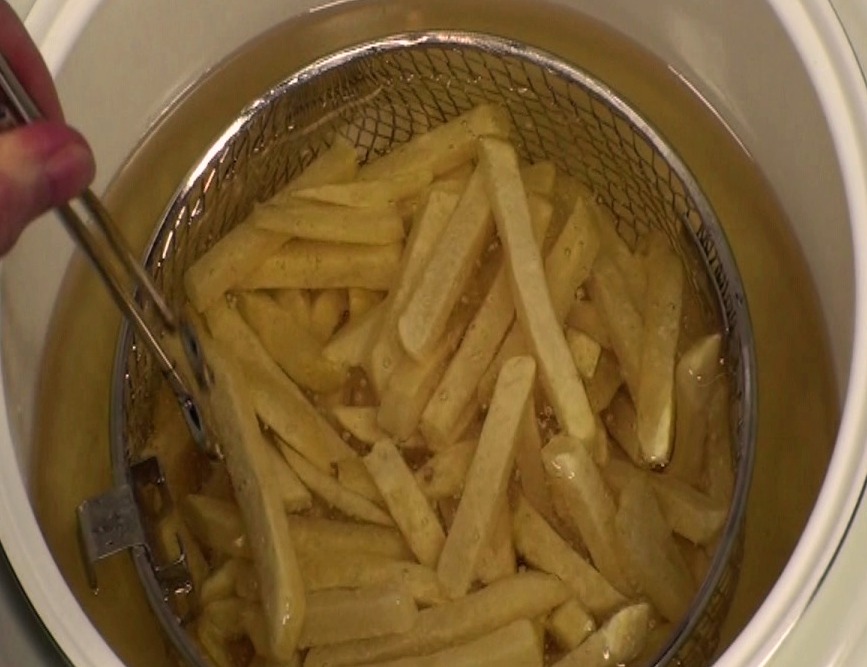 Как правильно приготовить фри картошку: Картошка фри на сковороде в домашних условиях рецепт с фото пошагово и видео