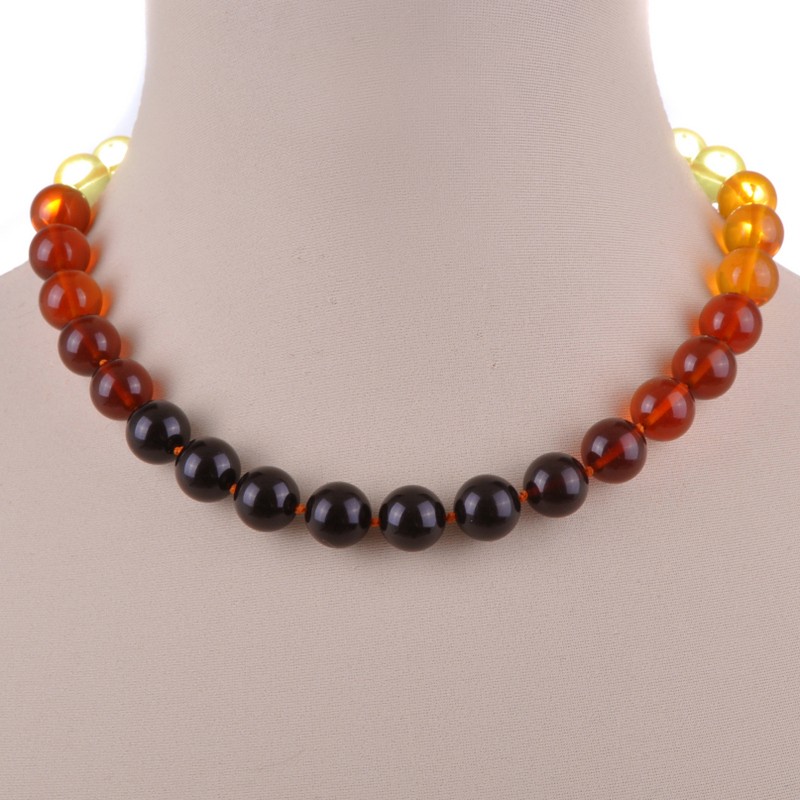 Янтарные бусы с чем носить фото: с чем носить модели из необработанного и натурального янтаря, медового и вишневого, зеленого и красного