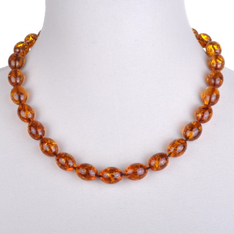 Янтарные бусы с чем носить фото: с чем носить модели из необработанного и натурального янтаря, медового и вишневого, зеленого и красного