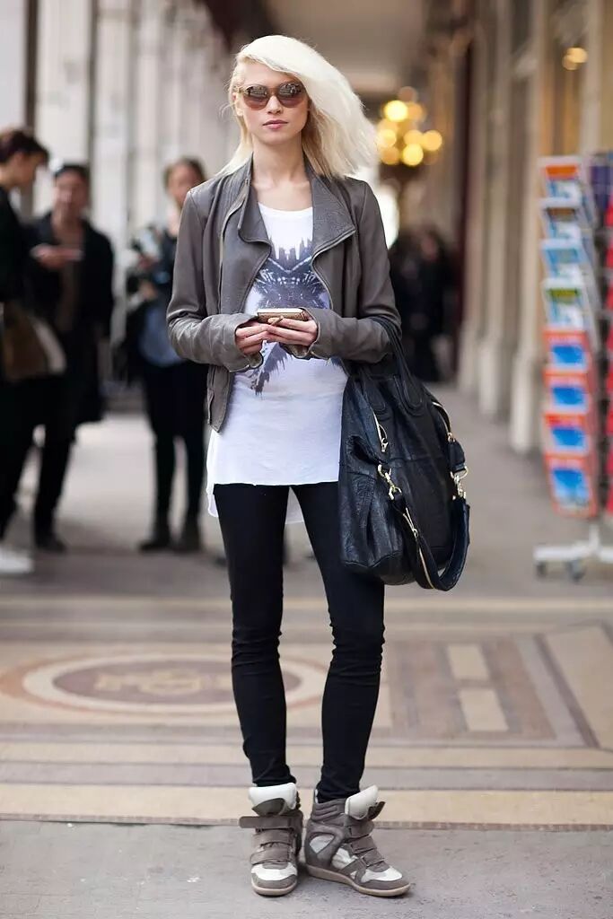 С чем носить сникерсы синие: Кроссовки сникерсы (женские) - создаем эффектные луки для модных выходов