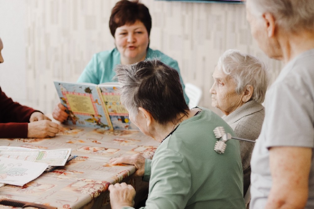Дома престарелых в россии плюсы и минусы: Чтобы старость была в радость: новая система ухода за пожилыми и инвалидами