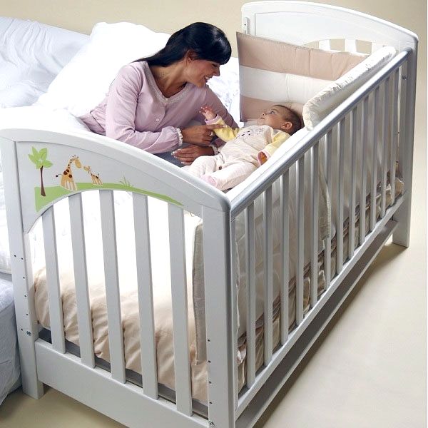 Новорожденный должен спать где: за и против (мнение Комаровского, психологов)
