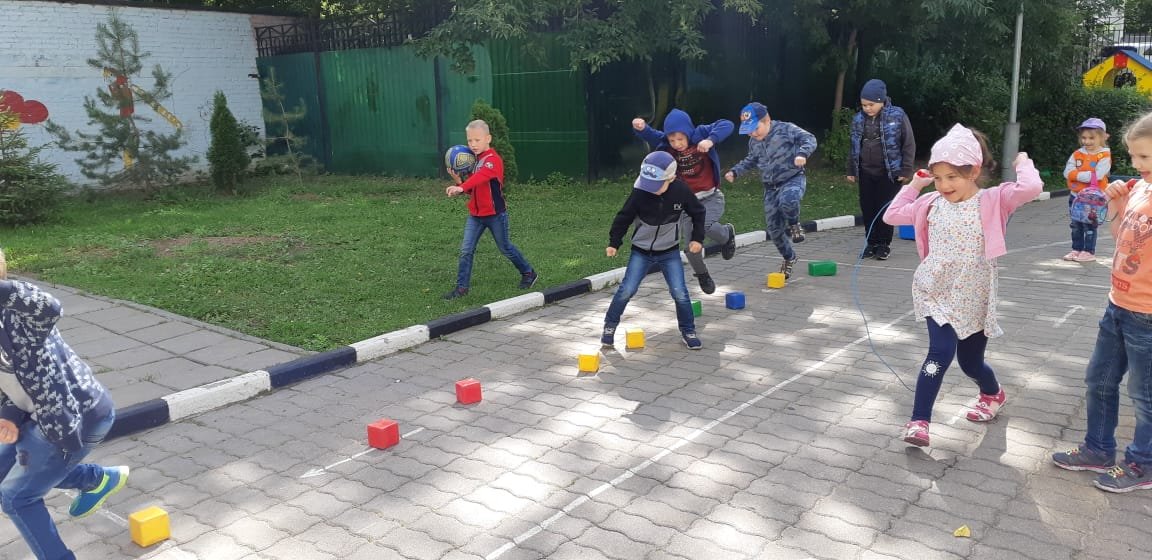 Эстафета для маленьких детей: Спортивные эстафеты для школьников