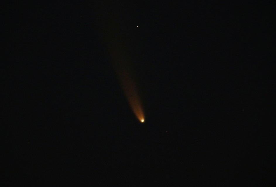 Комета C / 2020 или "Neowise" видна с острова Мальта Фото: REUTERS