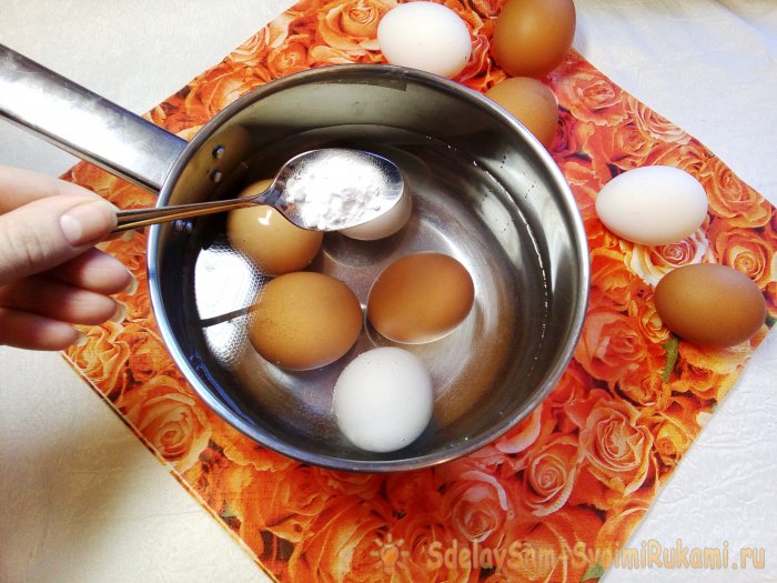Как почистить вареные яйца быстро 4 проверенных способа