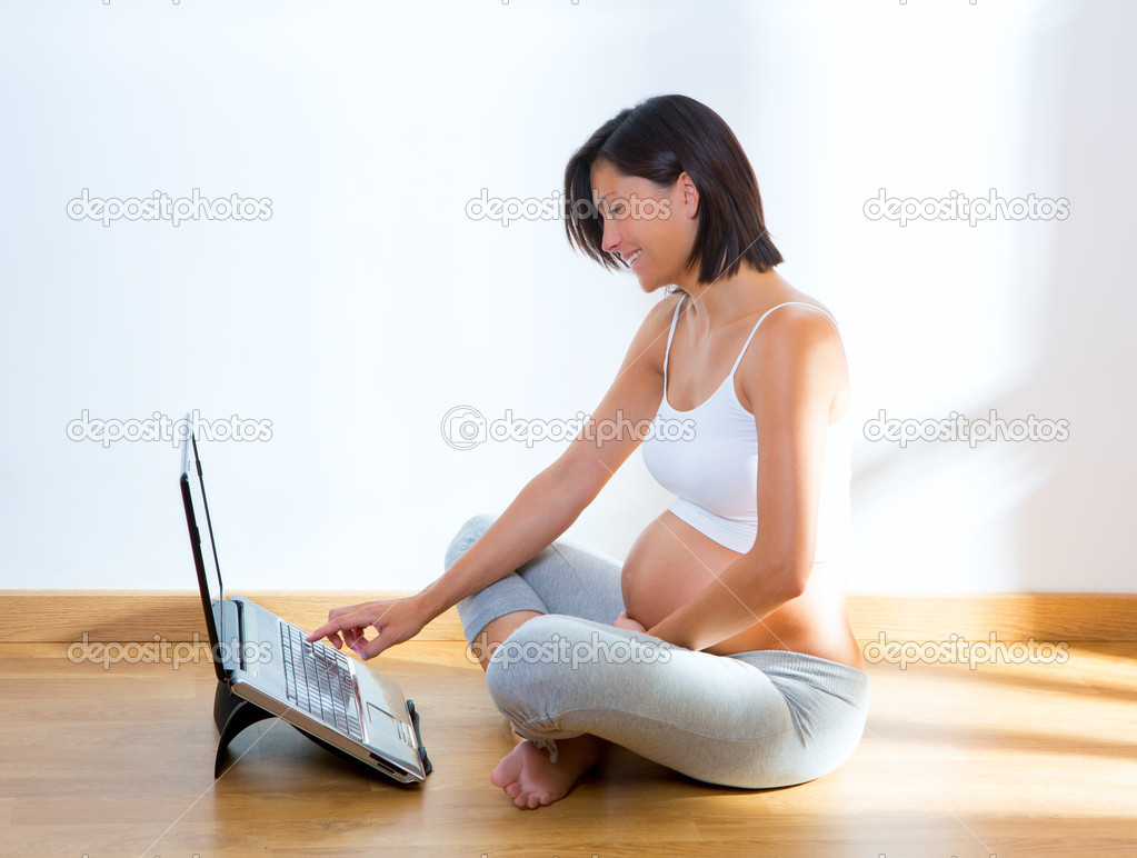 Работа за компьютером при беременности: Работа беременных за компьютером \ Акты, образцы, формы, договоры \ Консультант Плюс