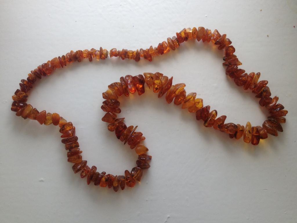 Янтарные бусы с чем носить фото: с чем носить модели из необработанного и натурального янтаря, медового и вишневого, зеленого и красного
