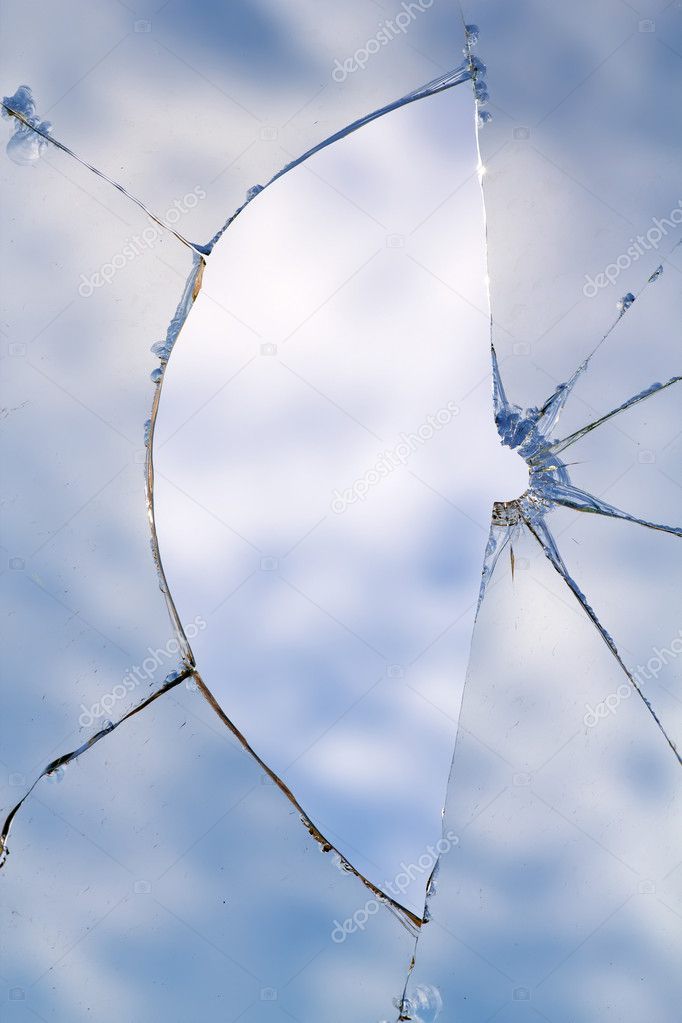 Загадка в новой стене в новом окне днем стекло разбито ночью вставлено: «в новой стене, в круглом окне днем стекло разбито, ночью вставлено» (загадка)