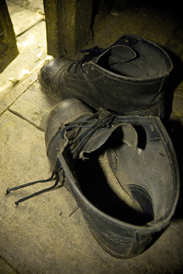 Стоптанные башмачки: Стоптанные туфельки - Гримм