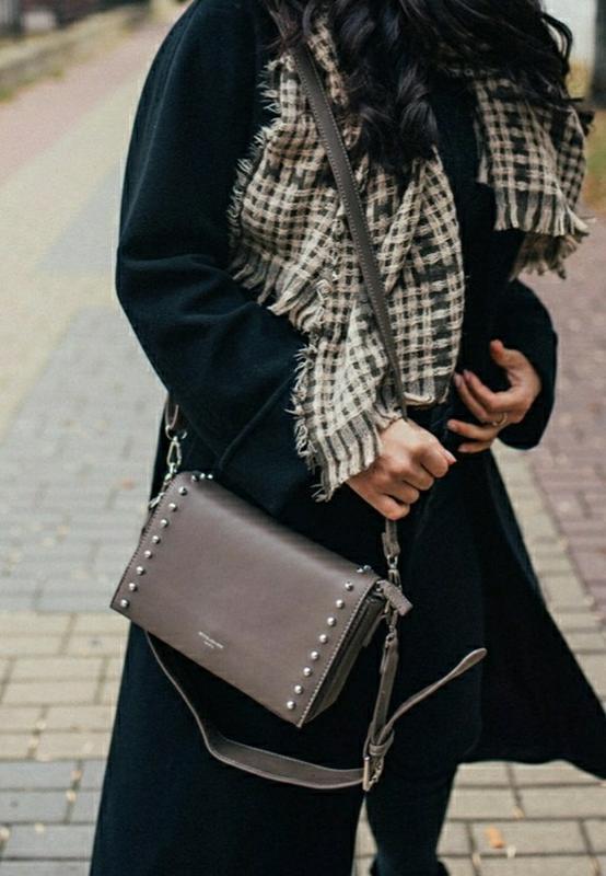 Вместительная элегантная crossbody