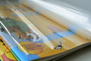 Как сделать из пленки обложки для учебников своими руками: Обложка для книги своими руками из полиэтиленовой пленки