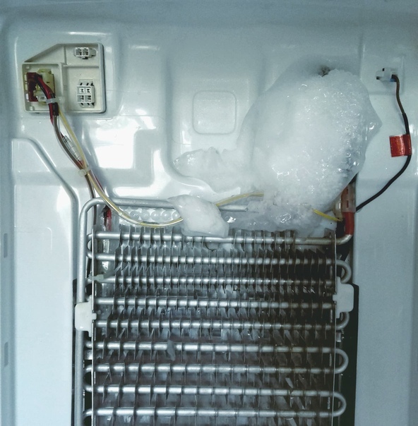 Задняя стенка холодильника намерзает: 9 причин, почему намерзает лед и снег на задней стенке холодильника, что делать? Советы мастера