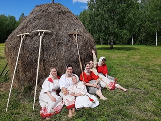 В сенокос горька а мороз сладка: загадка: В сенокос горька, а в мороз сладка