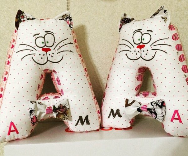 Буквы подушки для девочек фото: Мягкие буквы подушки – купить на Ярмарке Мастеров
