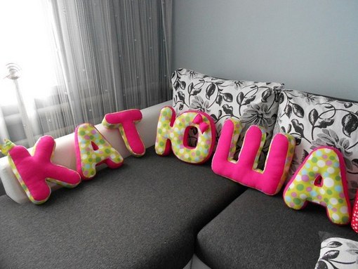 Буквы подушки для девочек фото: Мягкие буквы подушки – купить на Ярмарке Мастеров
