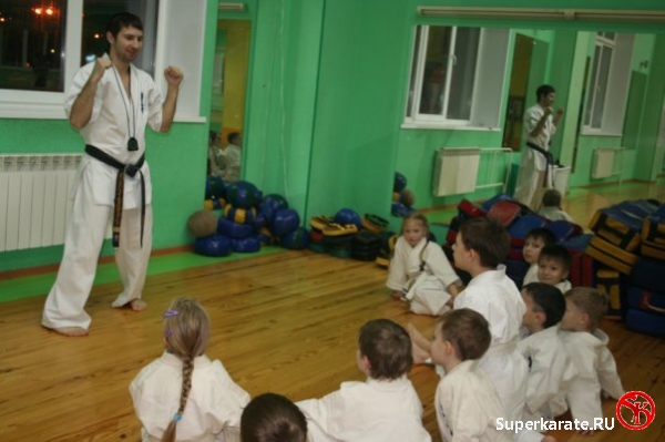 Упражнения каратэ для детей: Особенности организации тренировочного процесса детей 5-6 лет – Занятия каратэ детям