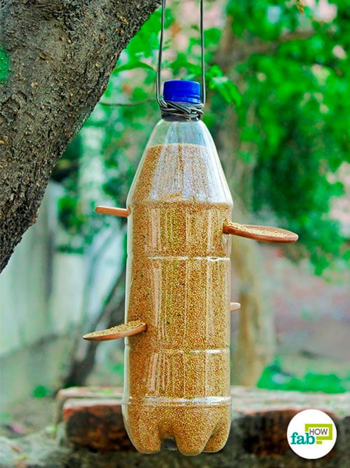 Кормушки для птиц из пластиковых бутылок своими руками: как сделать ее из 2-литровой пластмассовой бутылки своими руками пошагово? Как украсить кормушку?