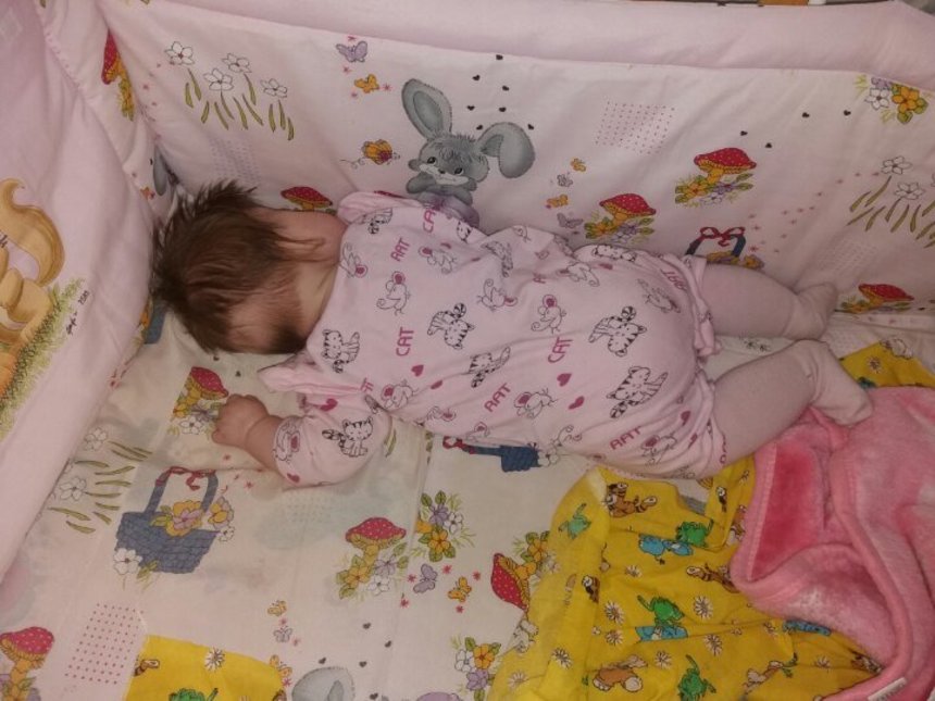 Новорожденный должен спать где: за и против (мнение Комаровского, психологов)