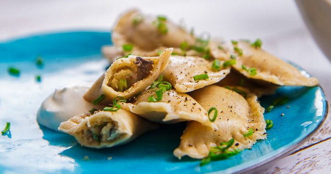 Вареники с картошкой и грибами – вкусное блюдо для постного меню и не только!