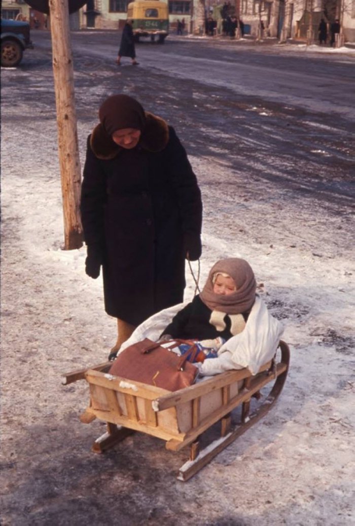 Дети на санках: польза и выбор санок для малышей – Зимний детский транспорт: санки, ледянки, снегокаты, снежные самокаты | Материнство